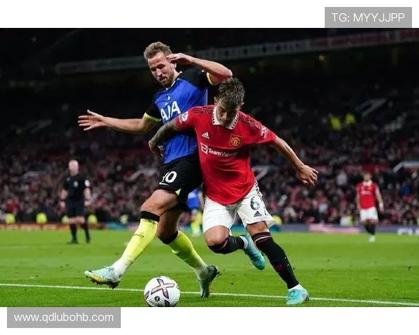 曼联控球体系解析：战术结构与推进效率的近期表现