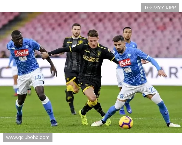 那不勒斯冠军后重建期：阵容与战术变化对争冠形势形成制约